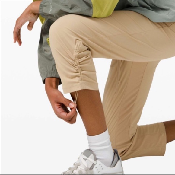 Lululemon Studio Crop - Picture 2 of 6